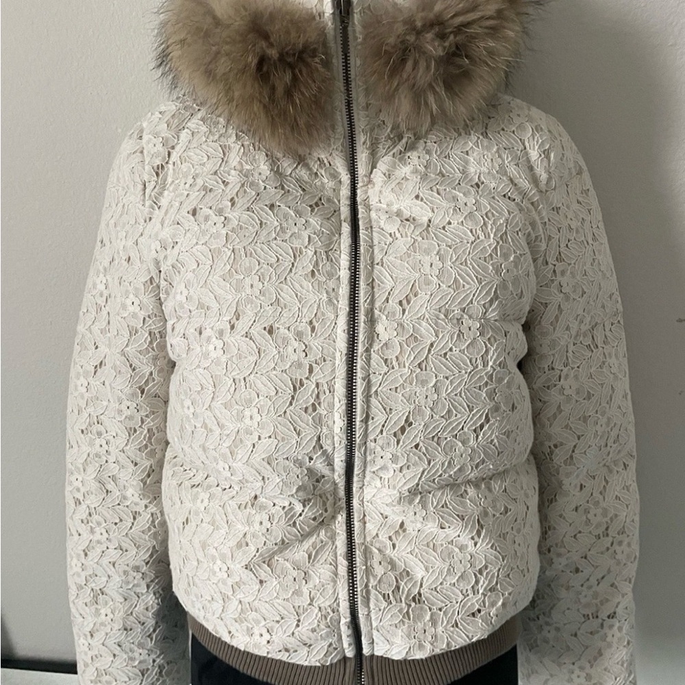 Elegant Lace down Puffer Jacket with raccon Fur M